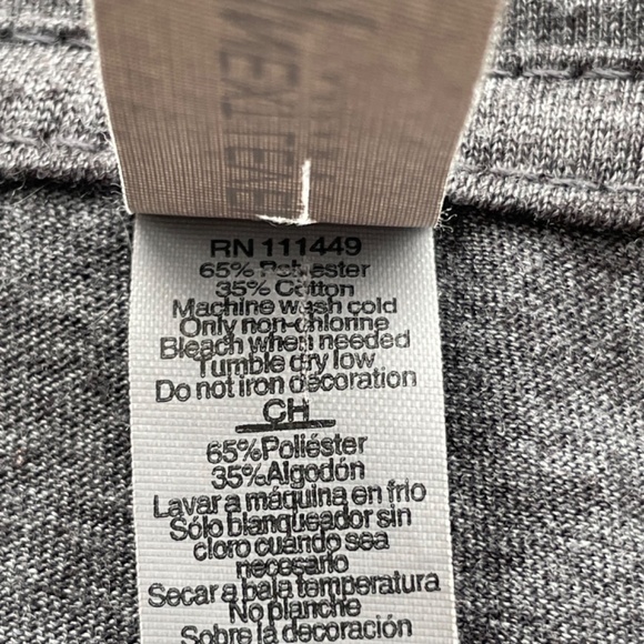 Next Level Apparel Johnny. Moira. David. Alexis Schitts Creek T-Shirt Gray S - Picture 5 of 6